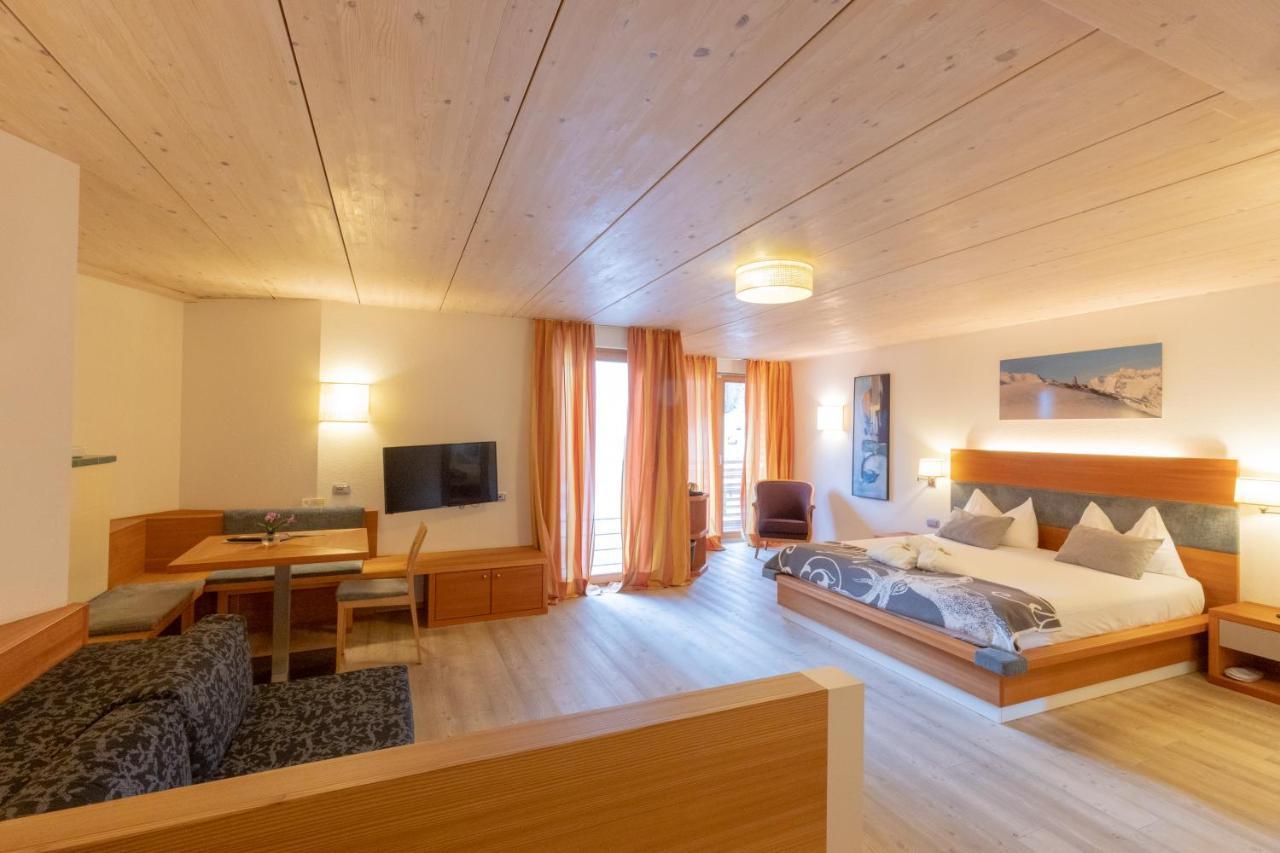 Berghotel Miramonti Тезеро Экстерьер фото