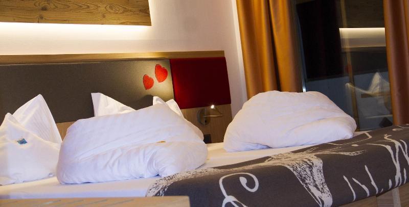 Berghotel Miramonti Тезеро Экстерьер фото